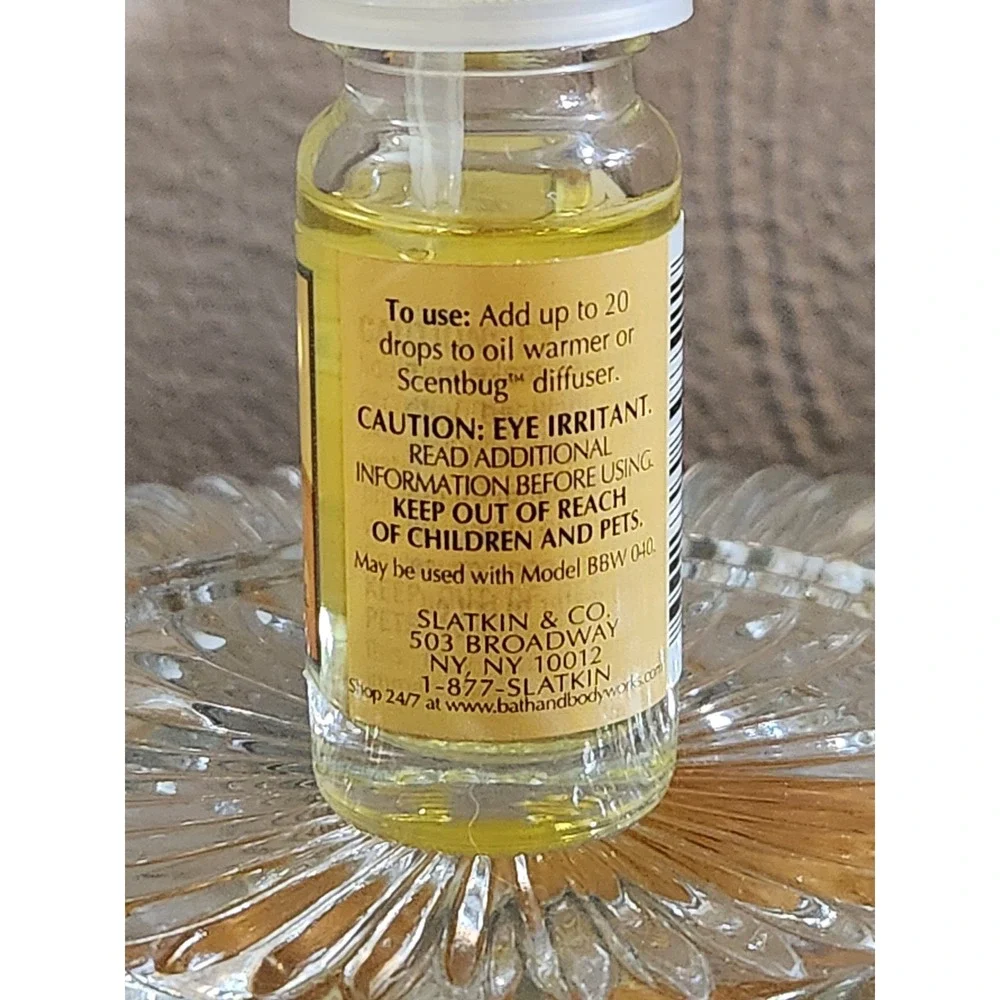 Bath & Body Works Slatkin Co Caramel Apple Home Fragrance Oil .33‎ FL Oz LT.USED